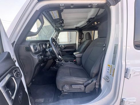 Used 2019 Jeep Wrangler Unlimited Sahara w/ Safety Group AWD/4WD image 10
