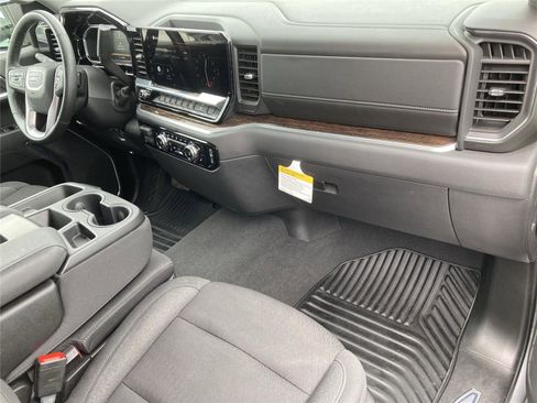 New 2026 GMC Sierra 1500 Elevation image 10