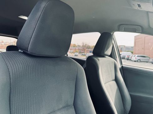 Used 2018 Toyota RAV4 LE image 21