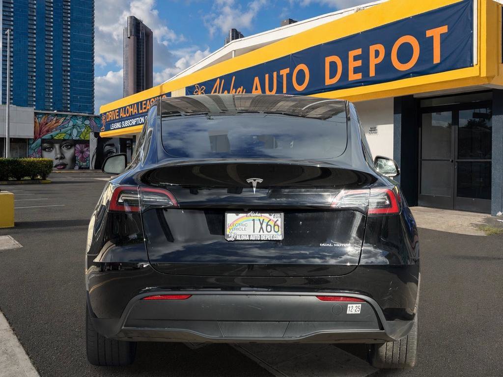 Used 2023 Tesla Model Y AWD image 4