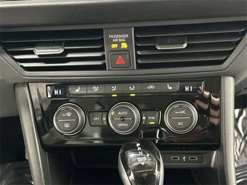 Certified 2023 Volkswagen Jetta SE w/ Panoramic Sunroof Package image 16