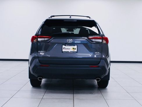 Used 2021 Toyota RAV4 XLE image 5