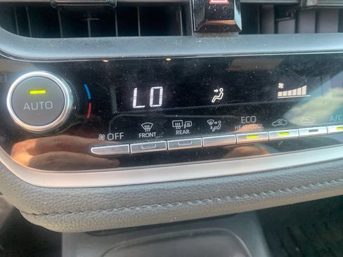 Used 2024 Toyota Corolla SE FWD image 15