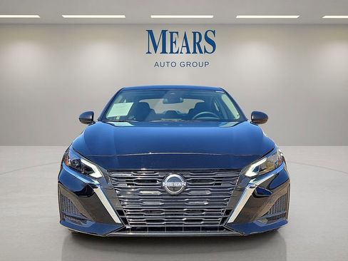 Used 2025 Nissan Altima 2.5 SV image 8