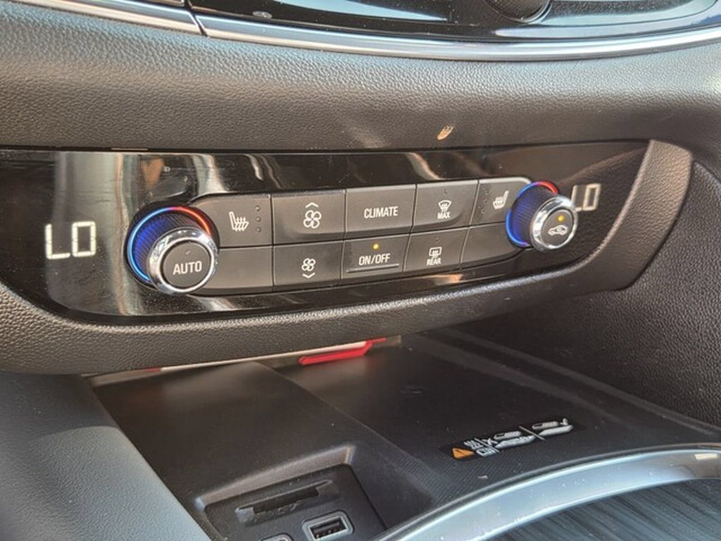 Used 2023 Buick Enclave Essence w/ Experience Buick Package FWD image 21