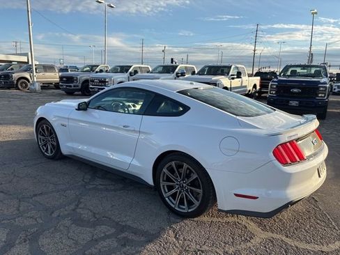 Used 2017 Ford Mustang GT Premium image 5