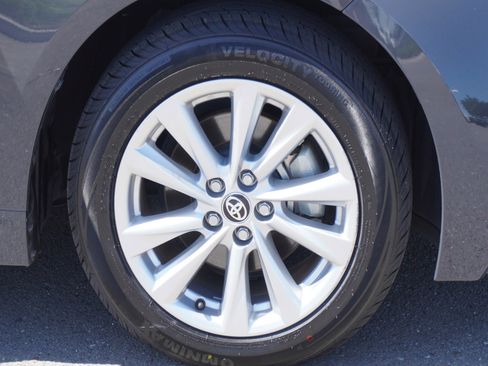 Used 2024 Toyota Corolla LE w/ LE Convenience Package FWD image 5