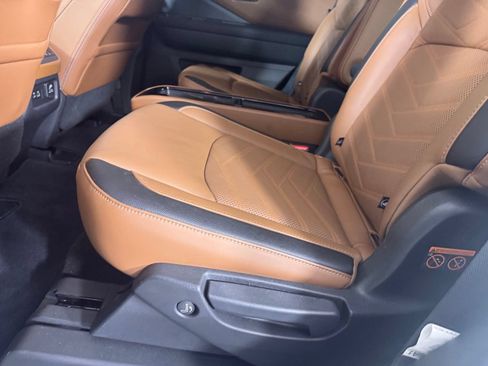 Used 2023 Nissan Pathfinder Platinum FWD image 29