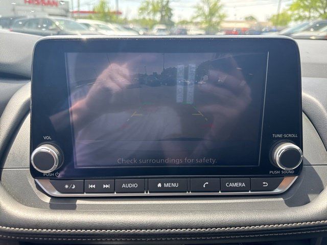 Used 2024 Nissan Rogue S AWD/4WD image 16