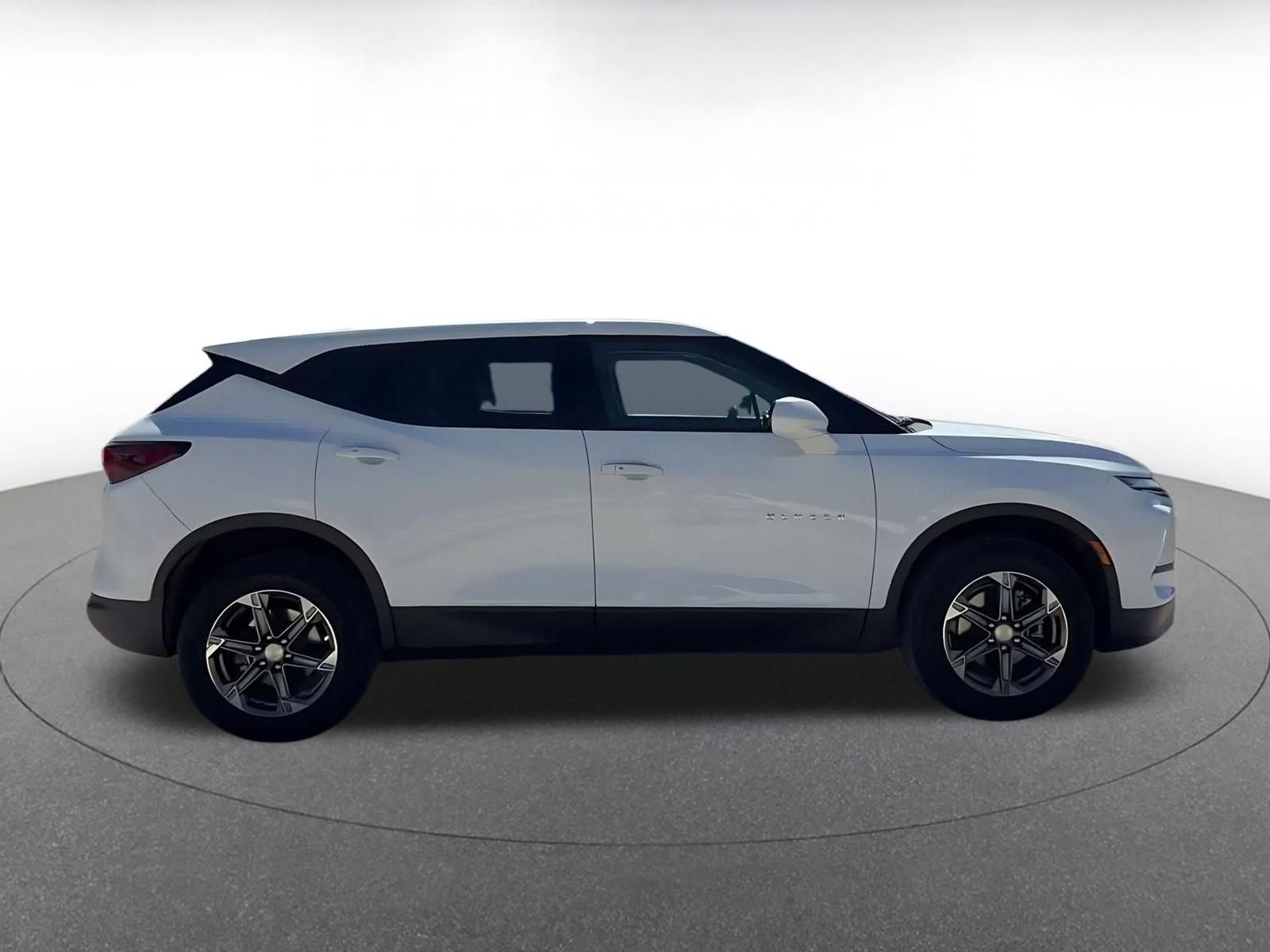 Used 2026 Chevrolet Blazer LT FWD image 15