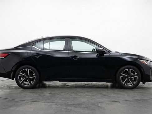 Used 2025 Nissan Sentra SV image 11