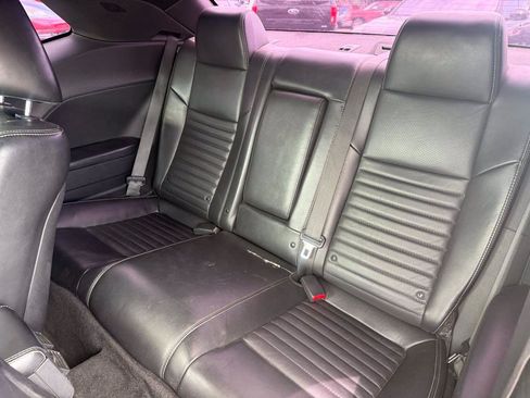 Used 2014 Dodge Challenger SXT RWD image 11