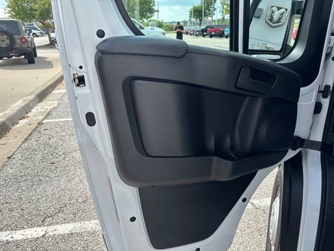 Used 2025 RAM ProMaster 2500 w/ U-Haul Equipment Group FWD image 23