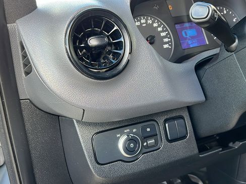 Used 2019 Mercedes-Benz Sprinter 144 image 23