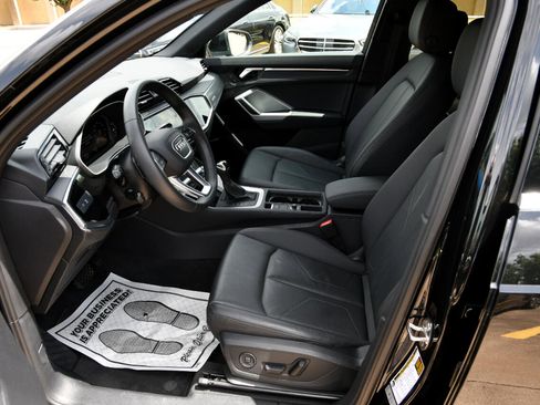 Used 2025 Audi Q3 2.0T Premium image 26