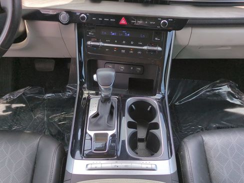 Certified 2024 Kia Carnival EX FWD image 19