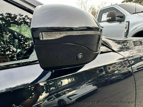 Used 2023 BMW 760i xDrive image 37