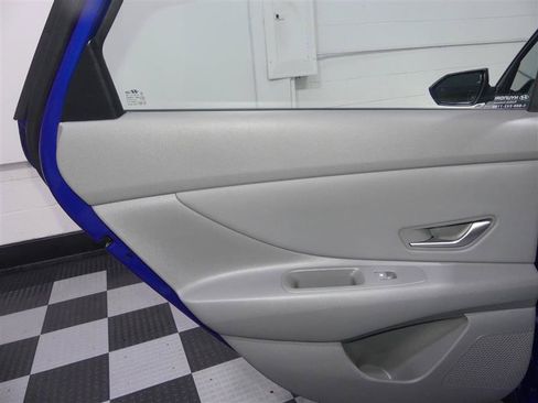Used 2025 Hyundai Elantra Sport FWD image 25