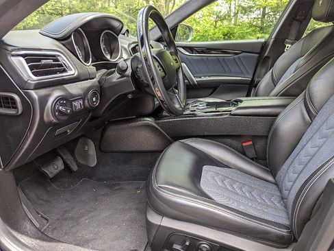 Used 2019 Maserati Ghibli S GranLusso image 5