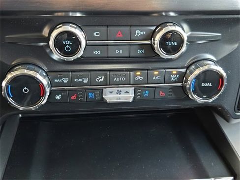 New 2026 Ford F250 Lariat w/ Black Appearance Package image 15