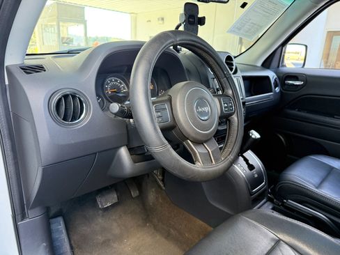 Used 2016 Jeep Patriot High Altitude image 15