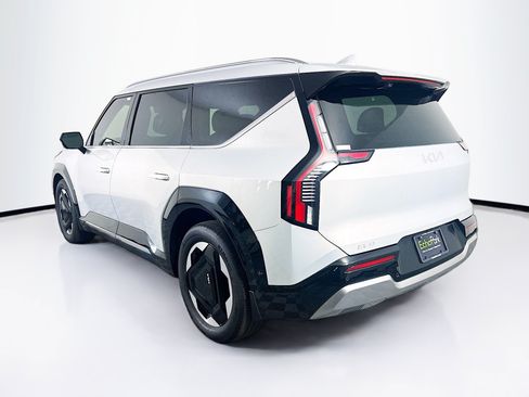 Used 2024 Kia EV9 Land AWD/4WD image 5