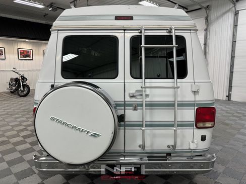 Used 1992 Chevrolet G20 RWD image 9