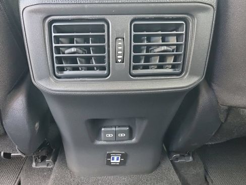 Used 2025 Toyota RAV4 XLE AWD/4WD image 34