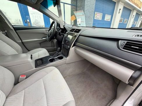 Used 2016 Toyota Camry LE image 21
