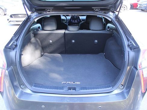 Used 2017 Toyota Prius Two w/ Prius Two Safety Plus Package FWD image 8