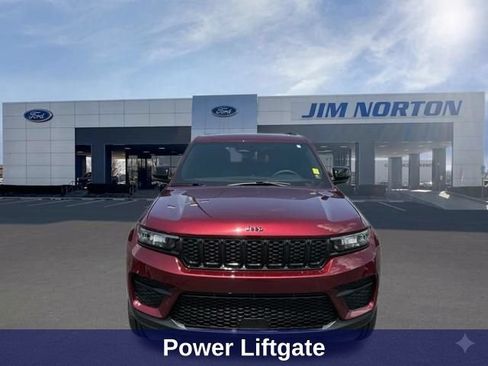 Used 2025 Jeep Grand Cherokee Altitude AWD/4WD image 10
