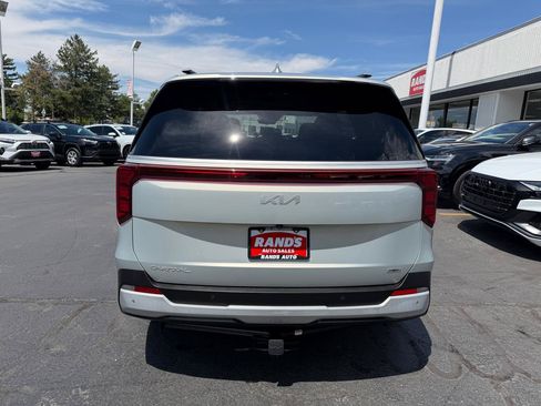 Used 2025 Kia Carnival EX FWD image 11