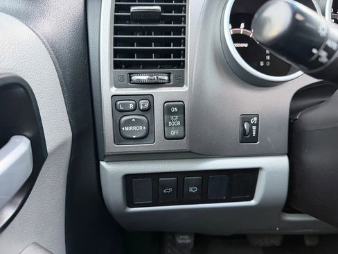 Used 2016 Toyota Sequoia Limited image 30