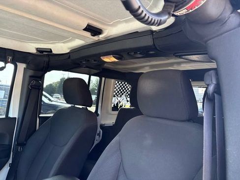 Used 2017 Jeep Wrangler Unlimited Sport w/ Quick Order Package 23S AWD/4WD image 17