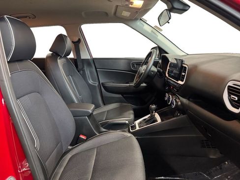 Used 2023 Hyundai Venue Limited w/ Cargo Package image 12