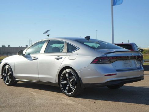 Used 2025 Honda Accord Sport image 4