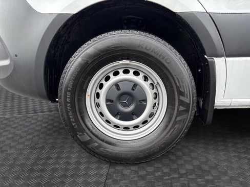 Used 2023 Mercedes-Benz Sprinter 144 Cargo image 14