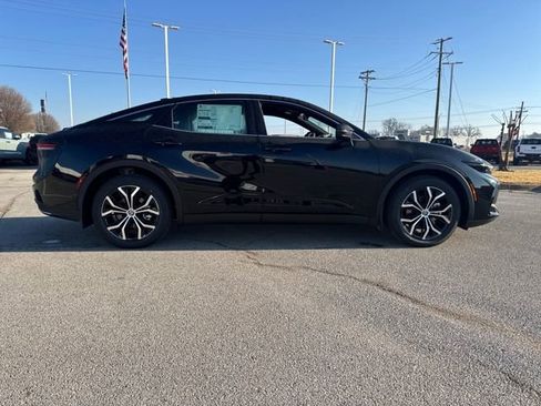 New 2026 Toyota Crown XLE image 7