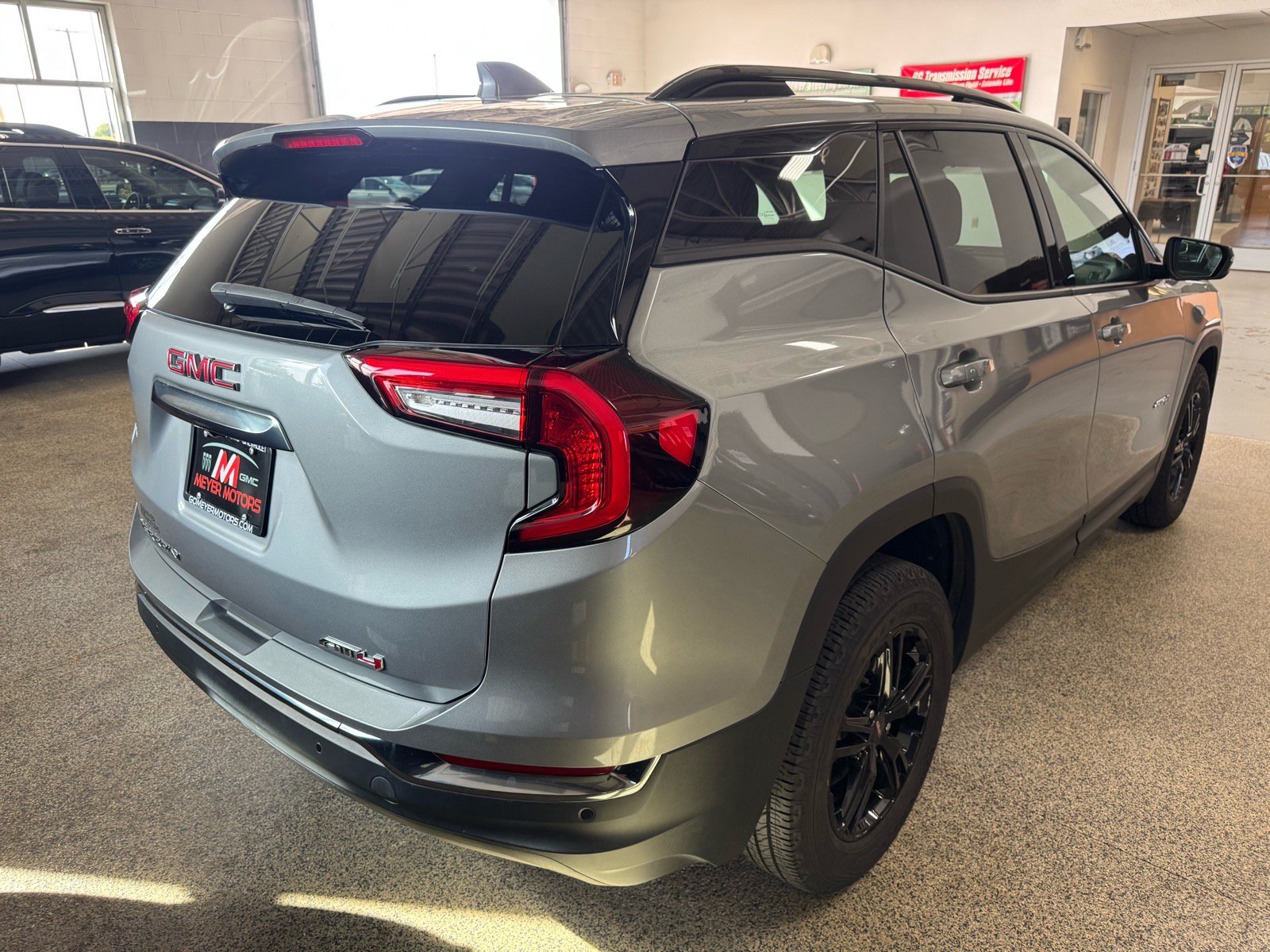 Used 2024 GMC Terrain AT4 AWD/4WD image 5