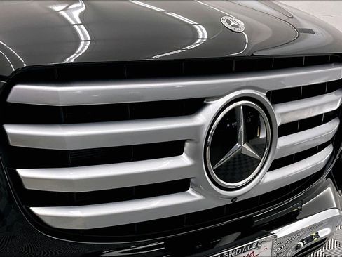 Used 2026 Mercedes-Benz GLS 450 4MATIC image 31