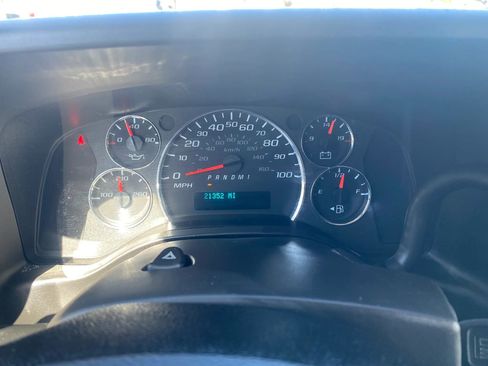 Used 2020 Chevrolet Express 2500 w/ Safety Package RWD image 11