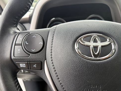 Used 2017 Toyota RAV4 Limited AWD/4WD image 9