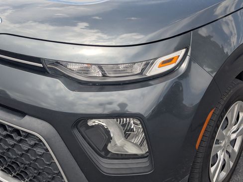 Used 2021 Kia Soul LX FWD image 13