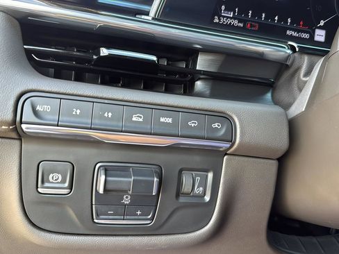 Used 2024 Cadillac Escalade ESV Sport w/ LPO, ONYX Package image 18