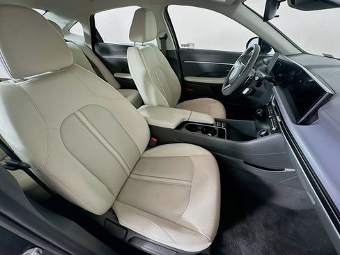 Used 2025 Hyundai Sonata SEL FWD image 31
