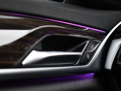 Used 2021 BMW 530i xDrive w/ Convenience Package image 14