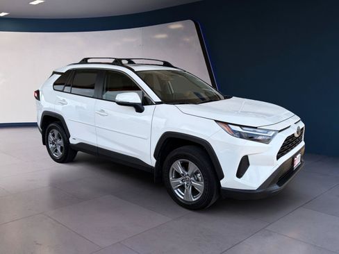 Used 2025 Toyota RAV4 XLE w/ Convenience Package AWD/4WD image 7