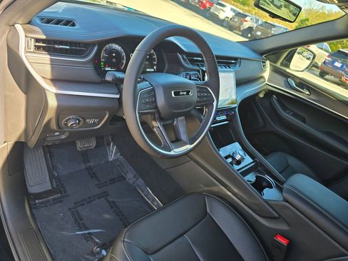 New 2025 Jeep Grand Cherokee Limited w/ Luxury Tech Group II image 26