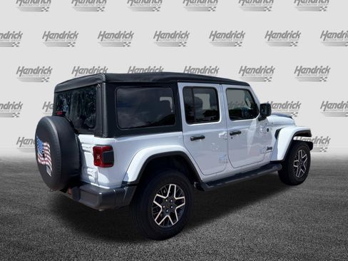 Used 2025 Jeep Wrangler Unlimited Sahara AWD/4WD image 10