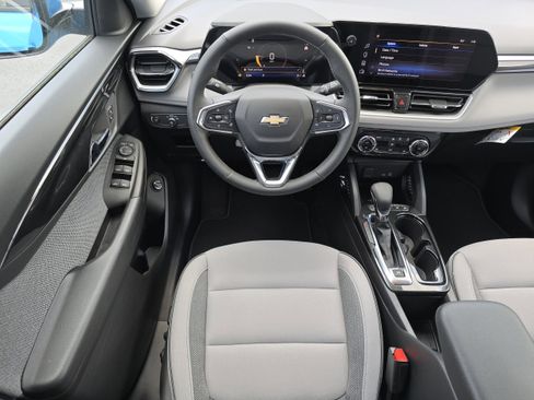 New 2025 Chevrolet TrailBlazer LT w/ Convenience Package image 12